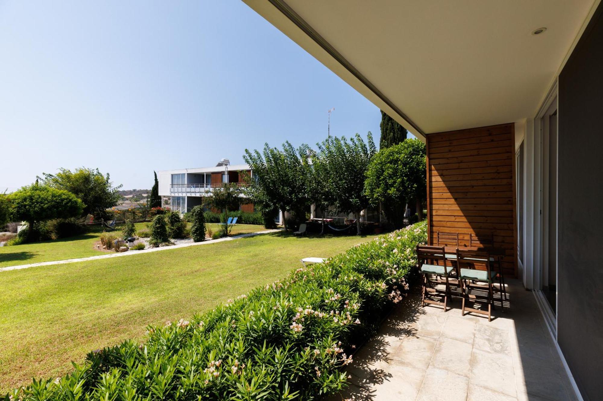 Art By Praxis Apartment Governors Beach Exterior photo